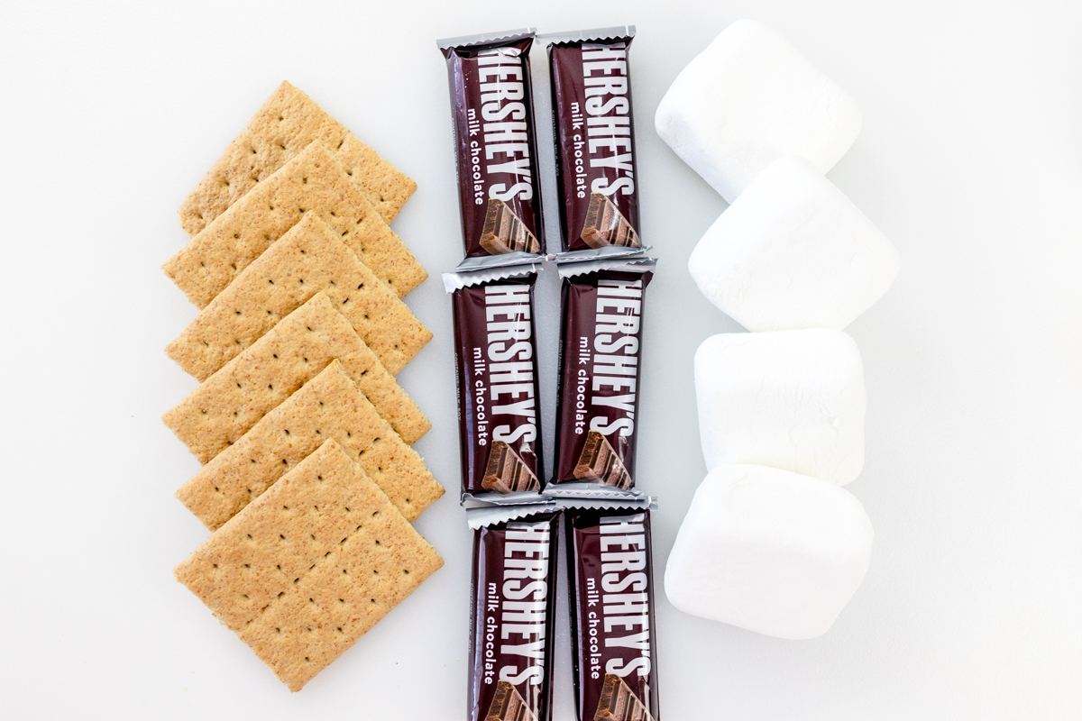 Ingredients needed for Air Fryer Smores.